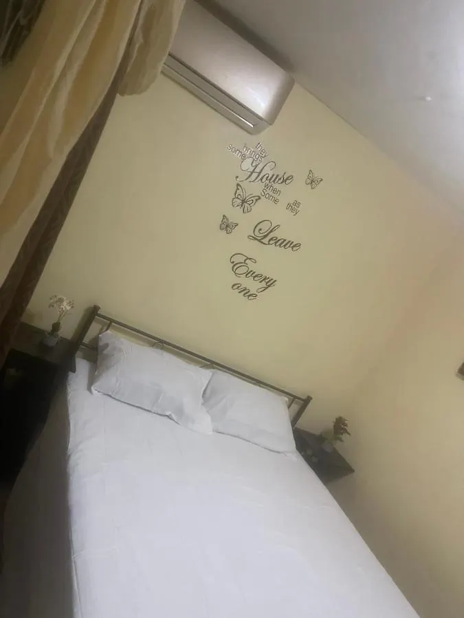 Bed & Breakfast Jamaican R Home Kingston